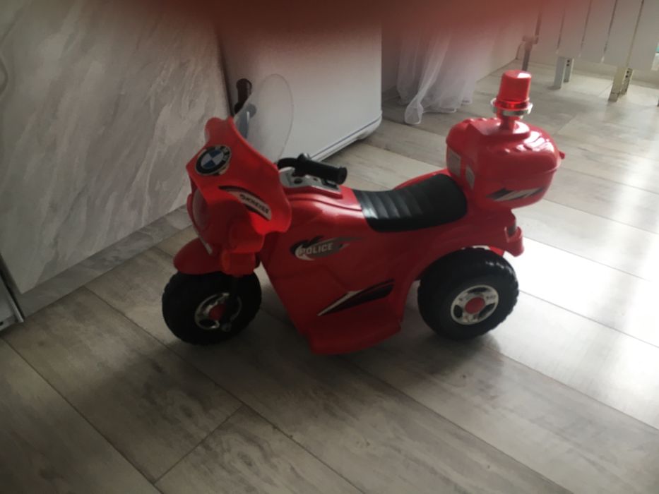 Детский мотоцикл на аккумуляторе .