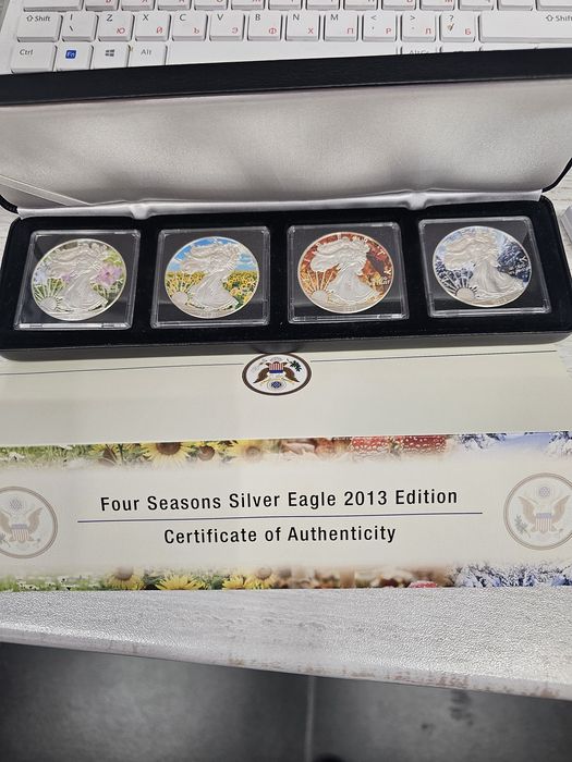 Колекция сребърни монети идеален подарак по повод празниците