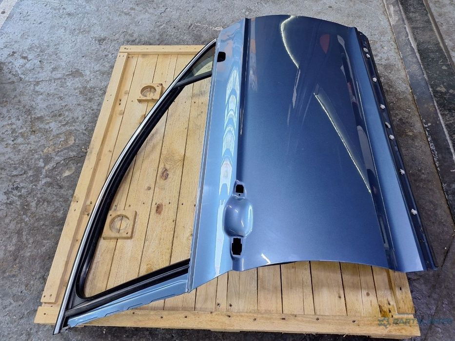 Usa dreapta fata VOLKSWAGEN PASSAT B8 2014 - 2023  albastru LB5J