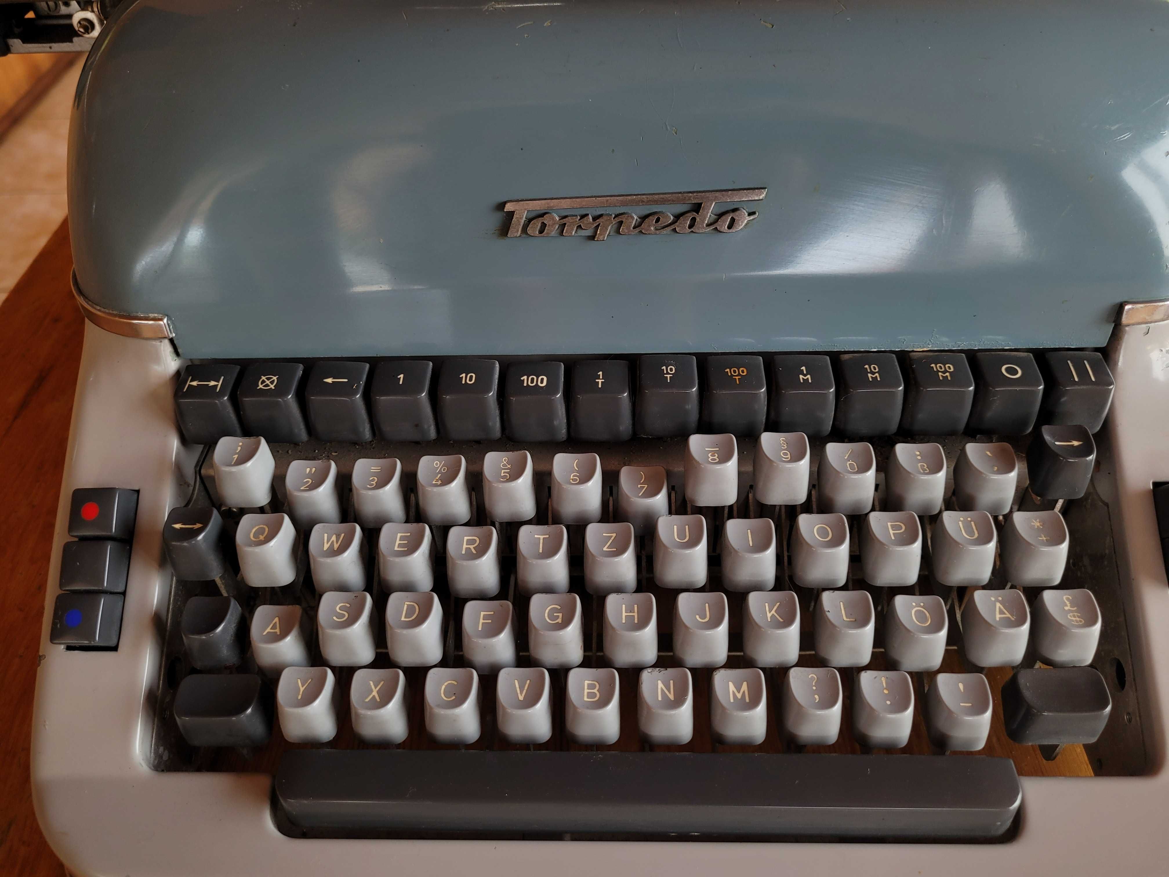 Пишеща машина Tornedo, латиница/немска азбука