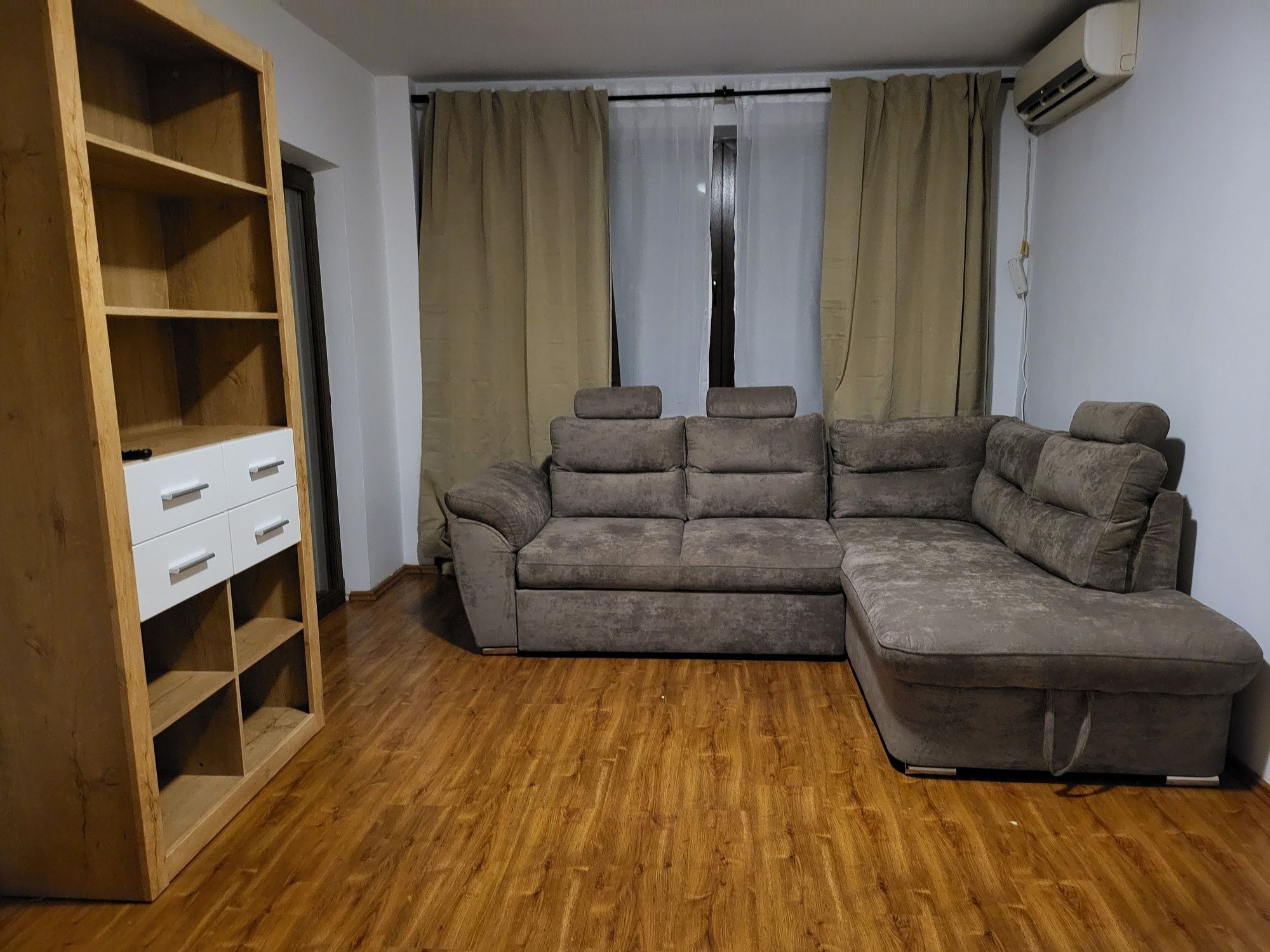 Apartament cu 4 camere