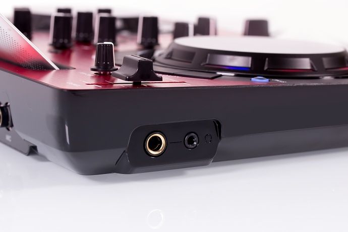 Pioneer DDJ-WeGO3 — портативный контроллер для диджеев