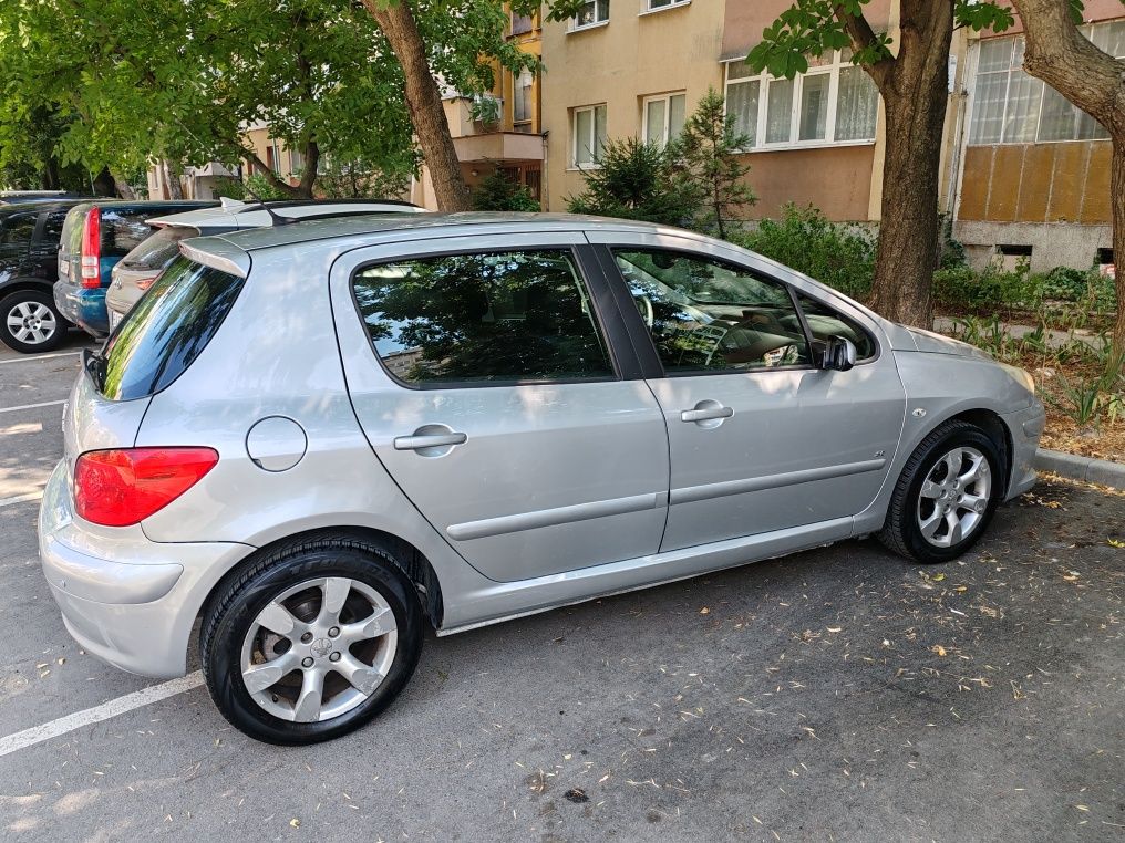 Продавам Пежо 307 SE