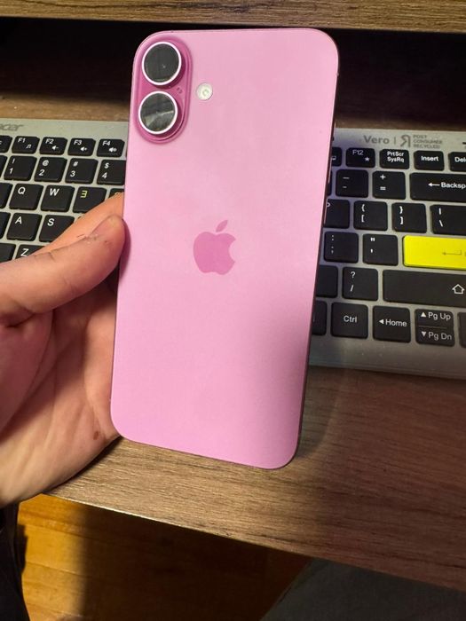 Iphone 16 plus roz, liber, baterie 100%