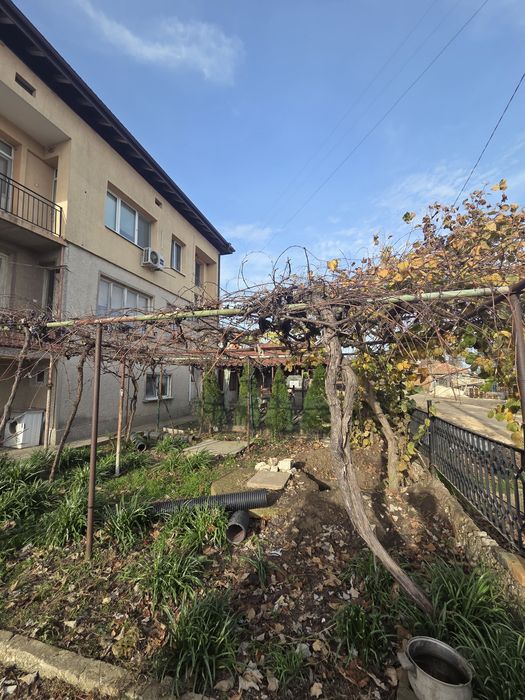 Етаж от Къща в кв.Рилци