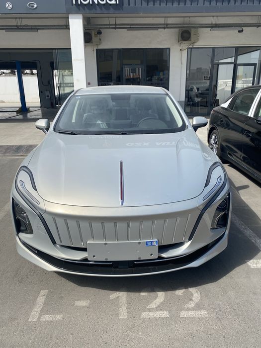 Hongqi E-QM 5 Full Restyling 500/560KM 2025
