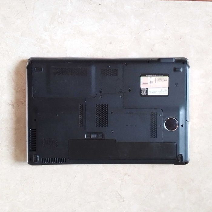 Ноутбук Hp-Dv7 на запчасти.