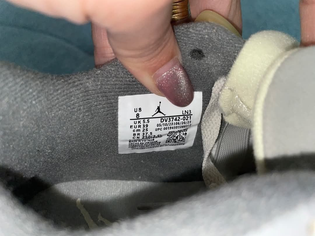 Încălțăminte NIKE Air Jordan Retro 4 nr 38