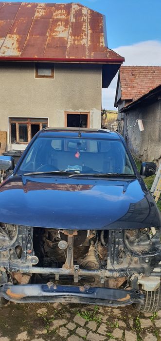 Dezmembrez L 200 2009