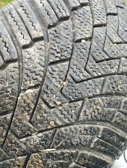 Anvelope iarna aproape noi