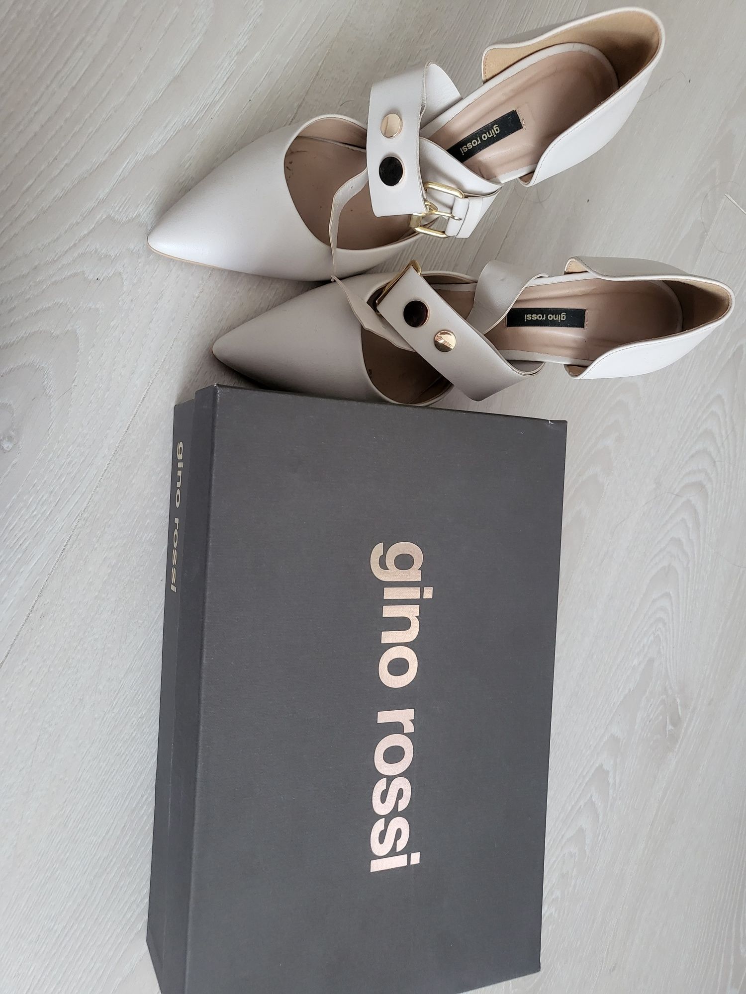 Елегантни обувки на ток Gino Rossi