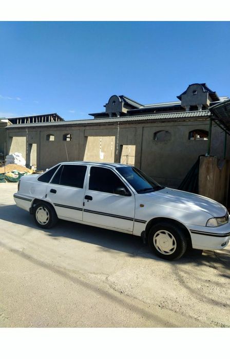 Nexia 1 sotiladi oq