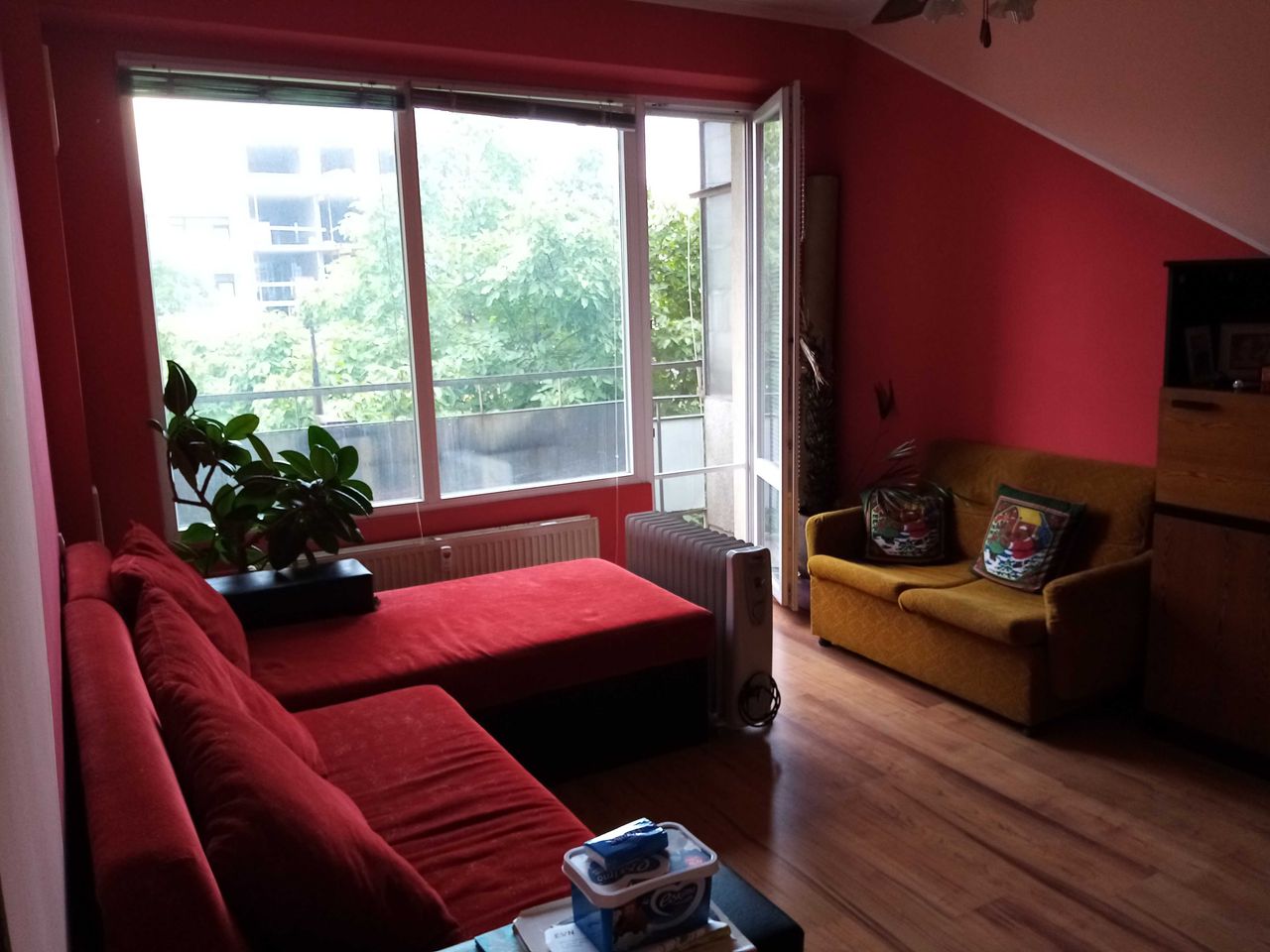 Продава се Тристаен апартамент в Пловдив, Гагарин - 65 кв.м за 1693 €/кв.м - Снимка #1