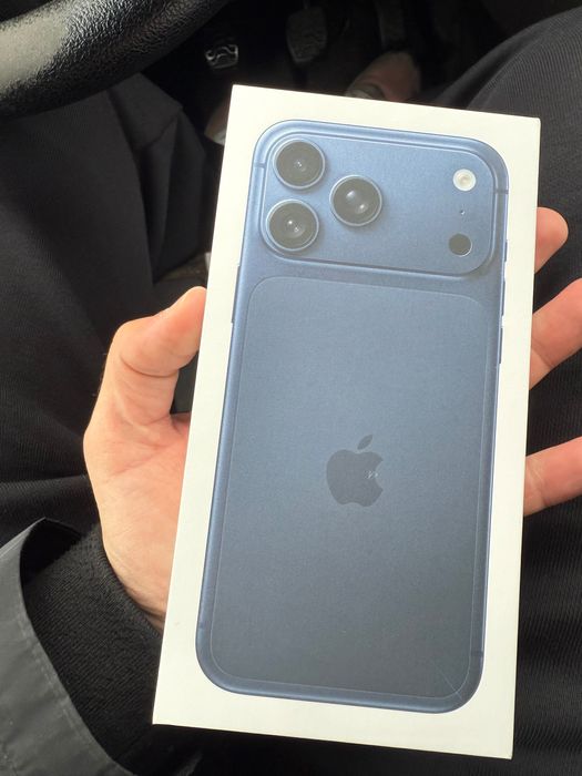 НОВ Запечатан Iphone 17 Pro Max 256gb Deep Blue