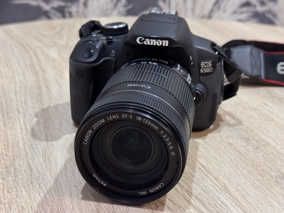Продам Canon 650D
