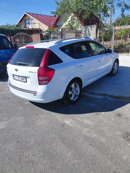 Vând KIA Ceed  2012