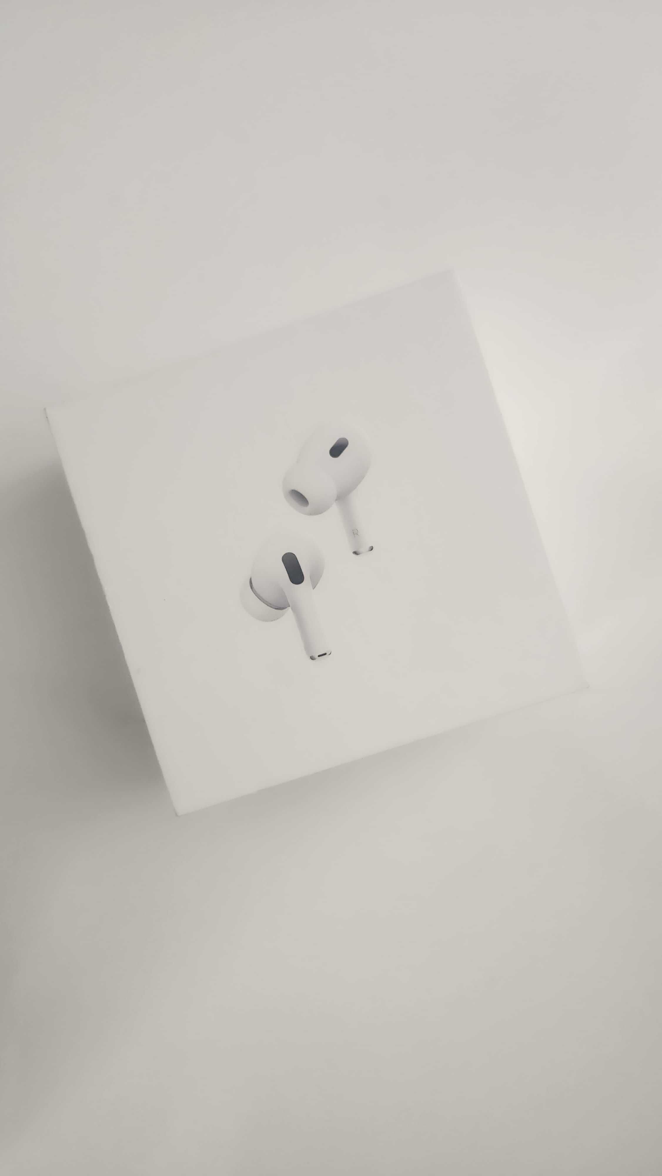 Продавасе AirPods Pro 2