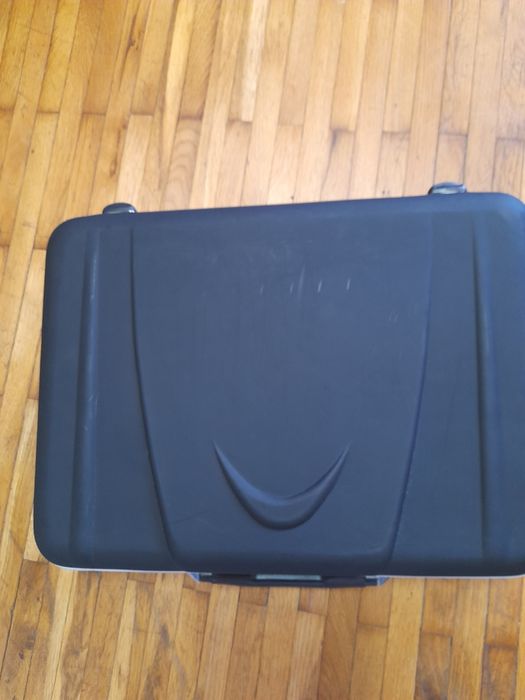 Луксозен куфар за документи