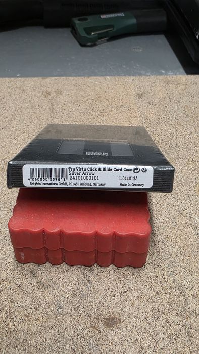 Tru Virtu Click & Slide Card Case Silver Arrow