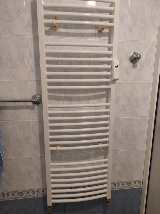 Продавам лира за баня.