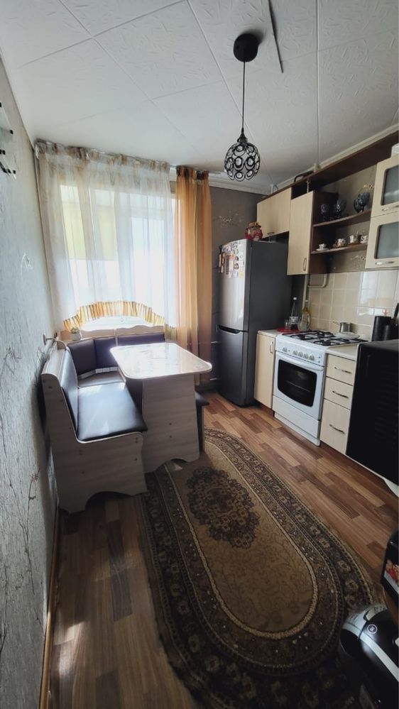 Продам 2 х комнатную в центре