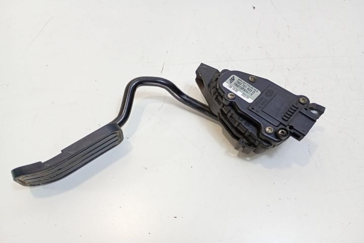 Pedala acceleratie 7M3721603D Seat Alhambra prima generatie (facelift