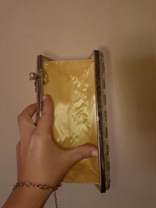 Sotiladi ayollar uchun sumka kashelok