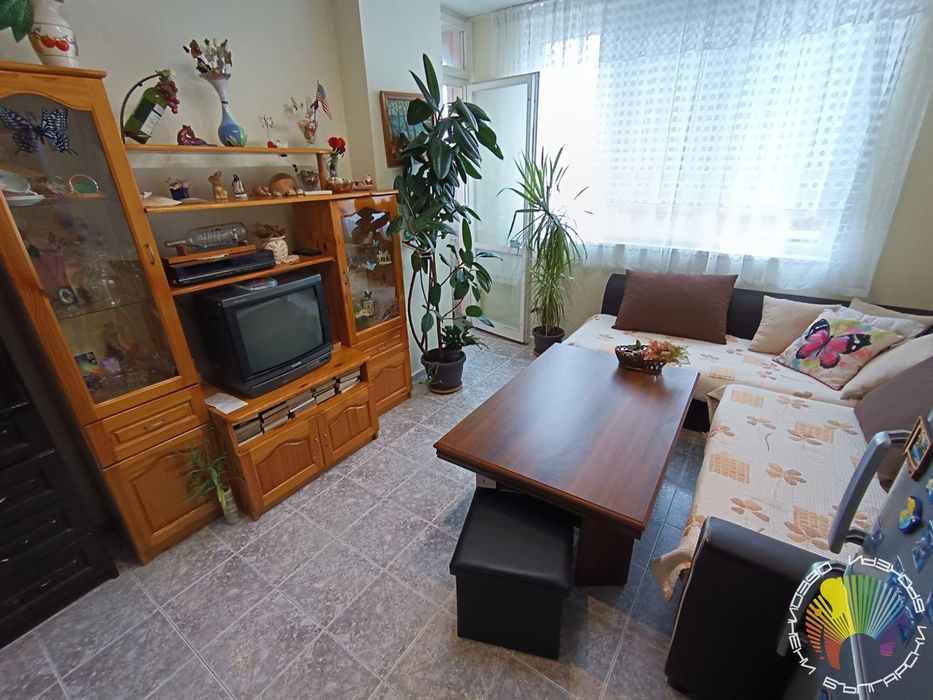 Дава се под наем Двустаен апартамент в Бургас, Център - 50 кв.м за 408 € - Снимка #1