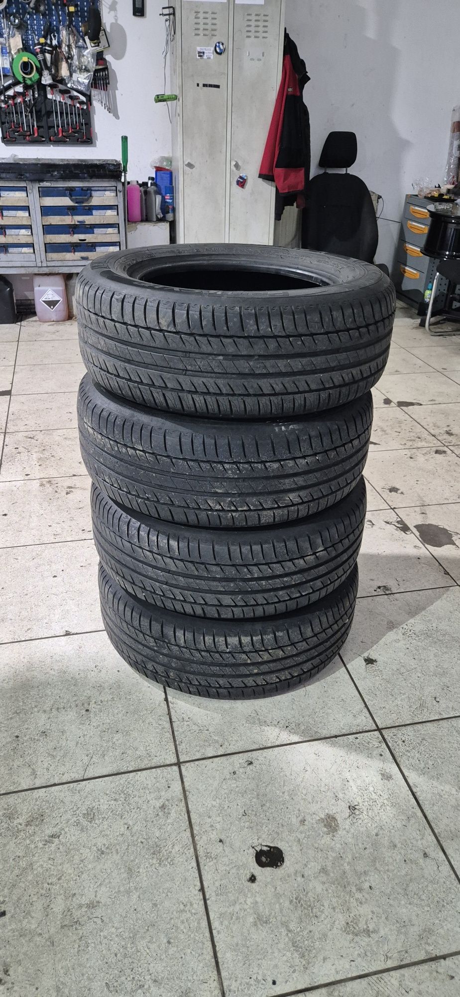 225 60 R16 michelin