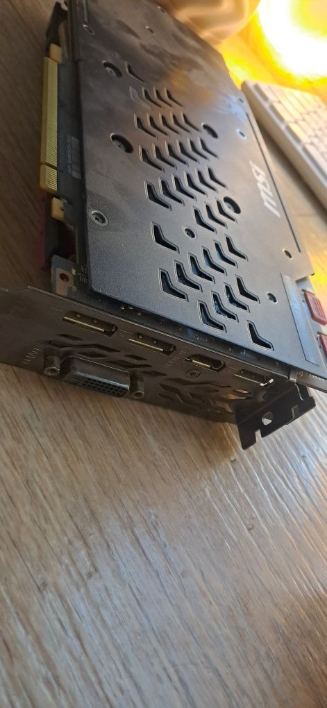 Продам видеокарту MSI GeForce GTX 1070 Ti Gaming 8g