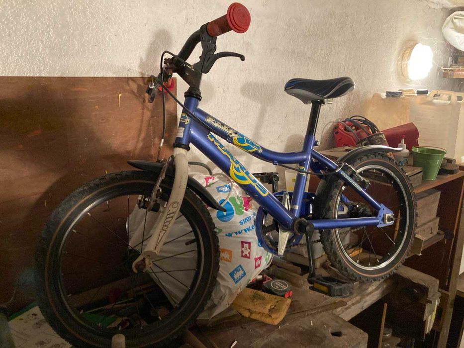 Детско колело с помощни колелета