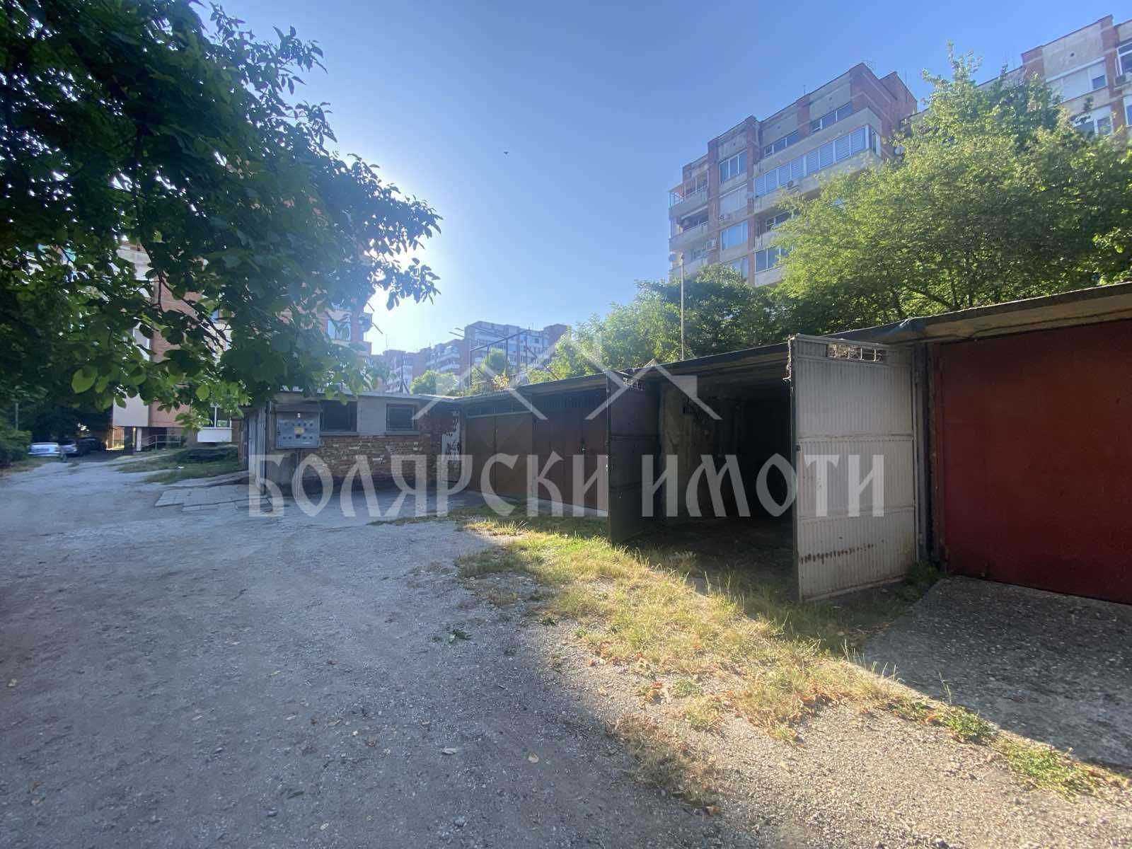 Гараж на ул. Мария Габровска