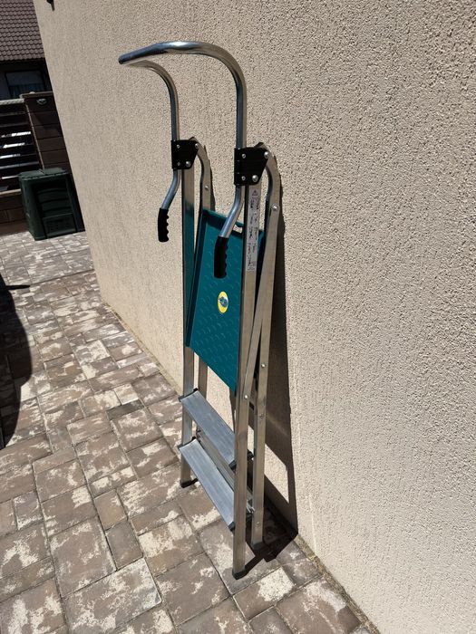 Scara Aluminiu cu platforma Dresing