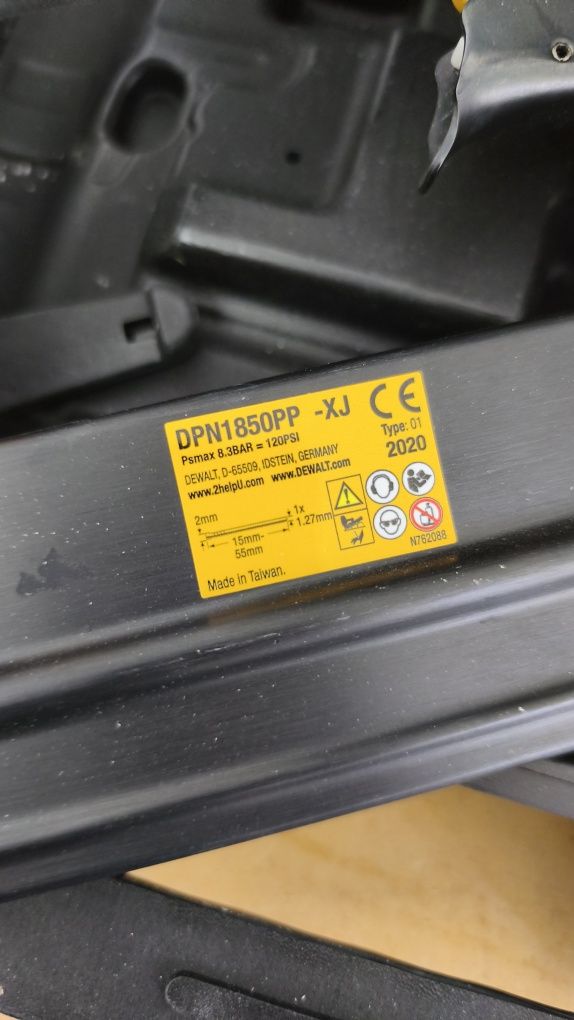 Пневматичен такер DeWalt