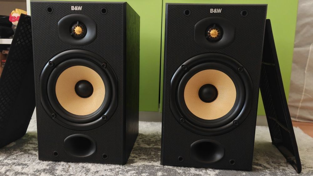 Boxe Bowers and Wilkins DM-601 și 200 SERIES
