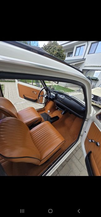 Mașină de epoca fiat 500l 1970