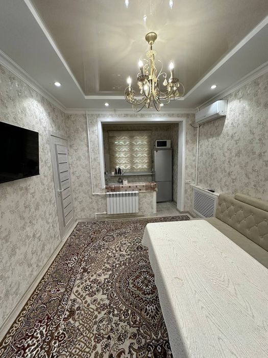 Chorsu metro yonida arendaga uy bor