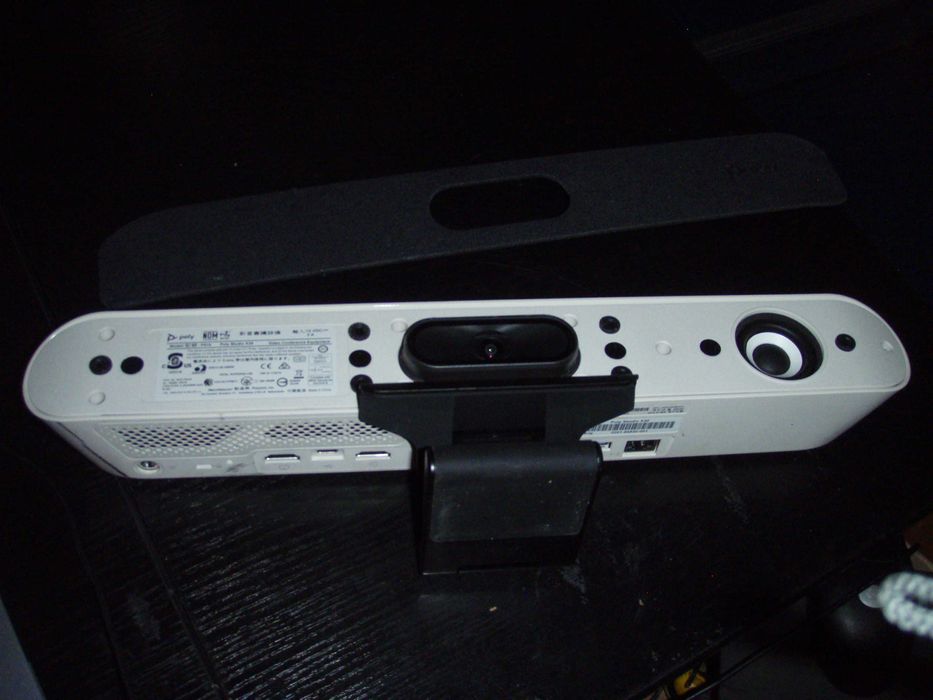 Sistem audio-video conferinta Poly studio X30