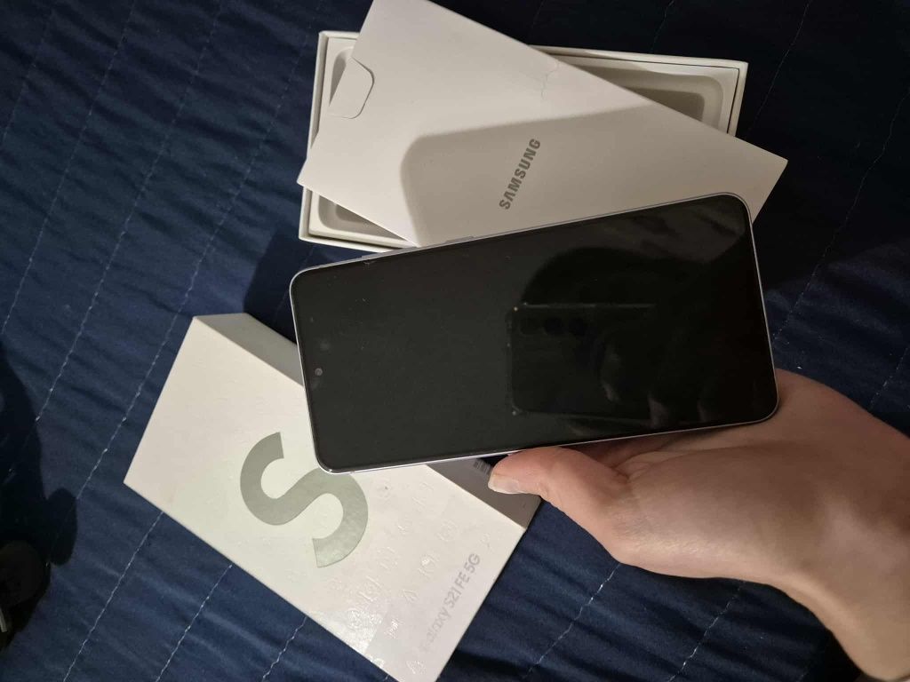 Телефон Samsung S21 fe 5G