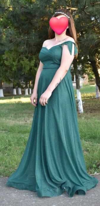 Официална рокля.