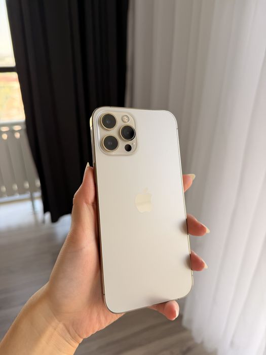 iPhone 12 Pro Max 512 ГБ Gold — всё работает, кроме камеры