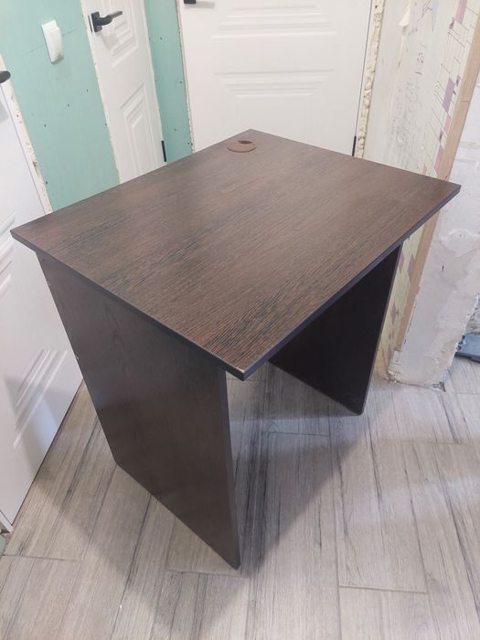 Продам письменный стол