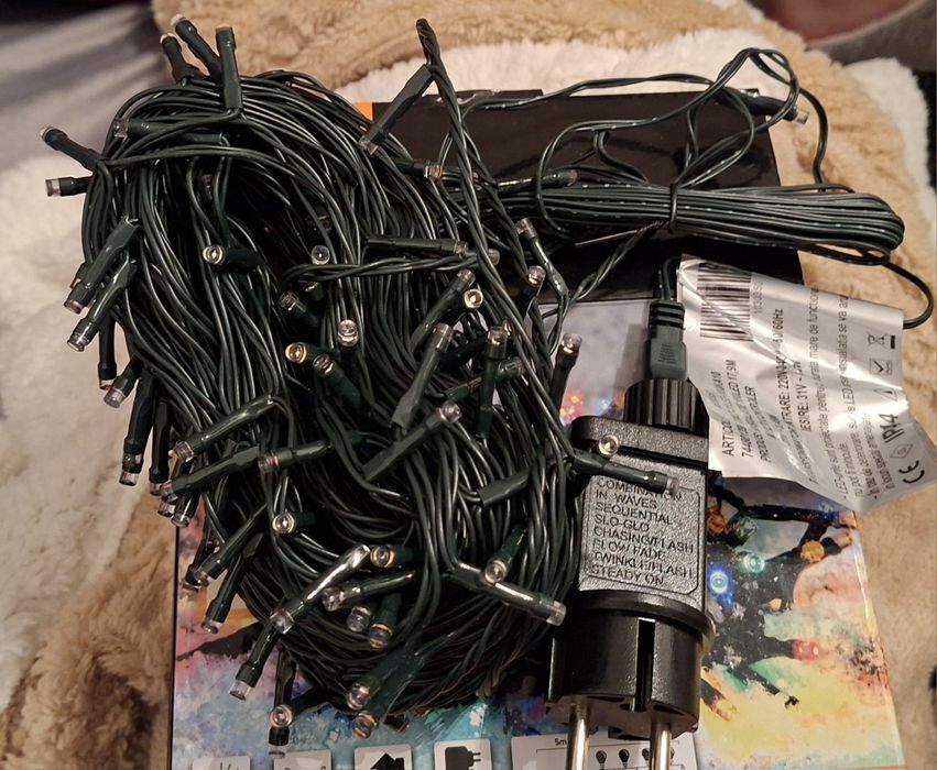 Vand instalatie brad Craciun 180 Leduri lumina multicolora,timer cu 8