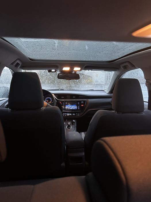 De vanzare toyota auris