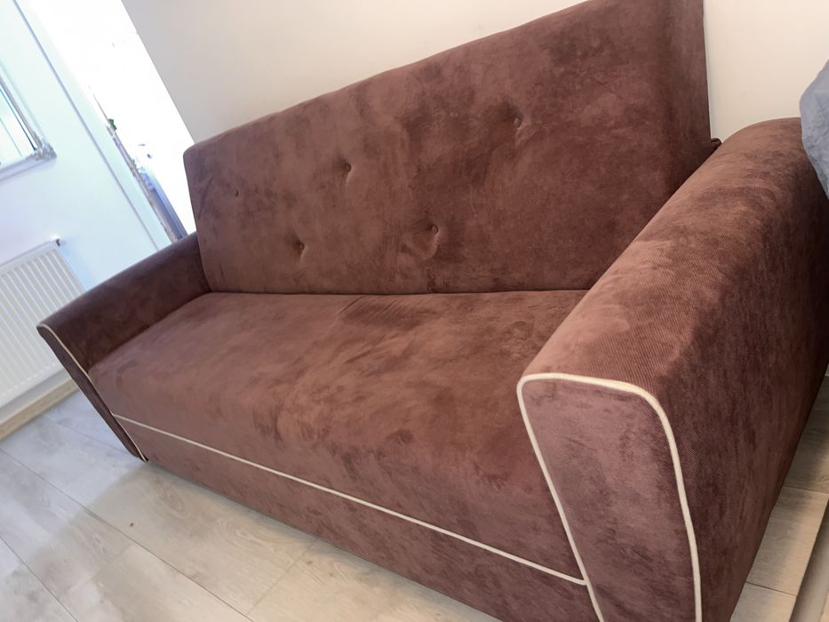 Canapea extensibilă, stare foarte bună, comodă și spațioasă