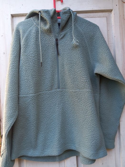 Vând hanorac cu glugă turcoaz