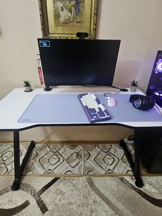 Huzaro геймърско бюро(ново)