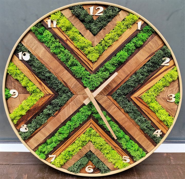 Часовник от масив и скандинавски мъх