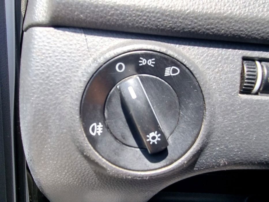 Bloc lumini Volkswagen Polo (9N) [Fabr 2001-2008] 1.2 Benz AZQ 47KW /