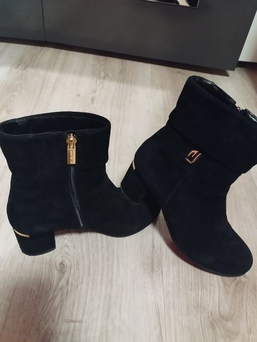 Дамски боти с ток